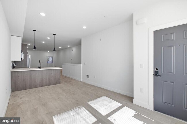 Photo - 2346 N 16th St Unit 1