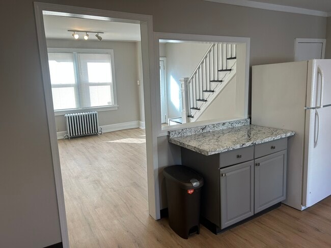 Photo - 3290 Tilton St
