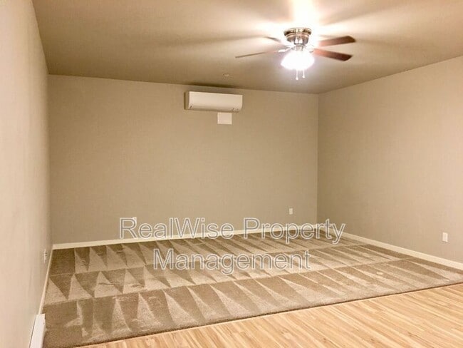Photo - 502 SW Evergreen Ave Unit 102
