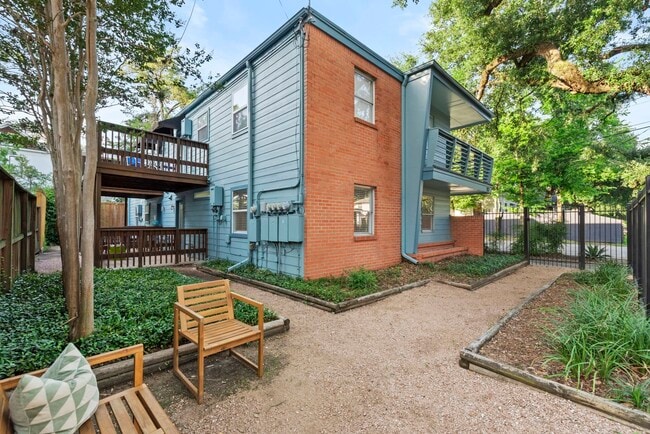 Photo - 217 E 12th St