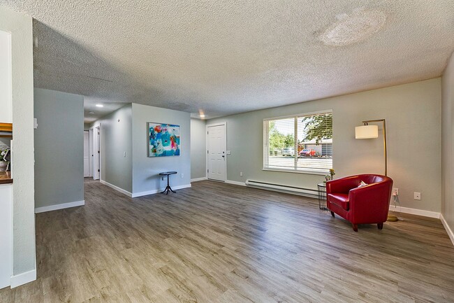 Photo - READY SET MOVE!!! GREAT PRICE & LOCATION - Darling Rambler in Olympia
