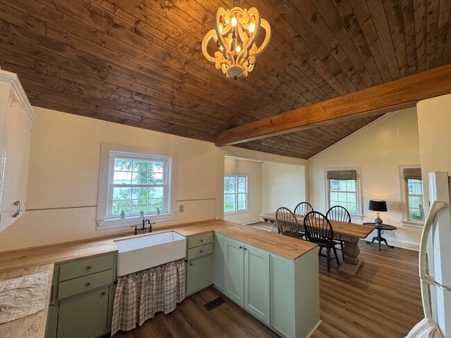 Building Photo - 810 Neuse Dr
