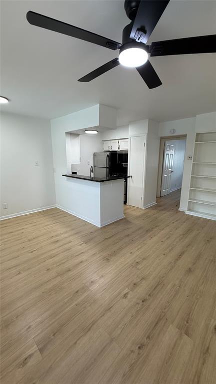 Building Photo - 2401 Manor Rd Unit 126