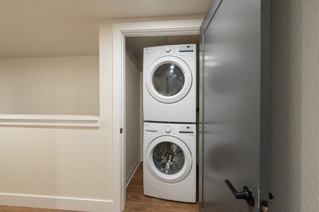 In Unit Washer/Dryer