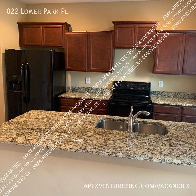 Photo - 822 Lower Park Pl