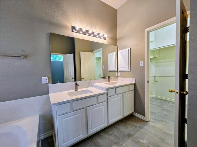 Photo - 159 S Delta Mill Cir