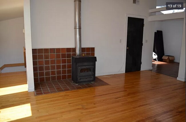 Photo - East Rock 3BR/2BA Penthouse | Private Sky Terrace | Vaulted Ceilings | Walk to Yale SOM Unidad 4