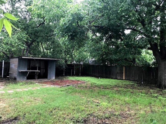 Photo - 710 W Lake Dr