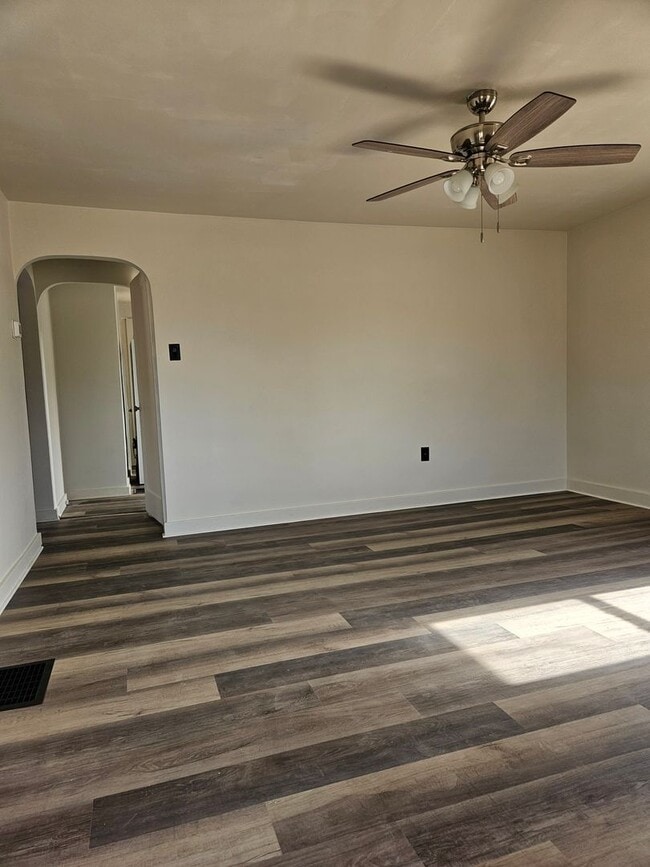 Photo - 101 N Forrest St