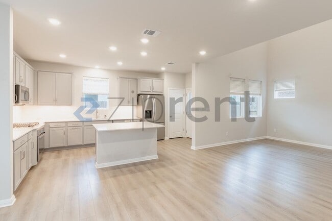 Photo - 120 Baron Von Gator Dr