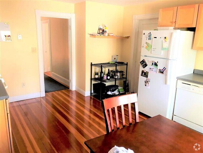 Building Photo - 41 Bay State Ave Unit #3 Rental