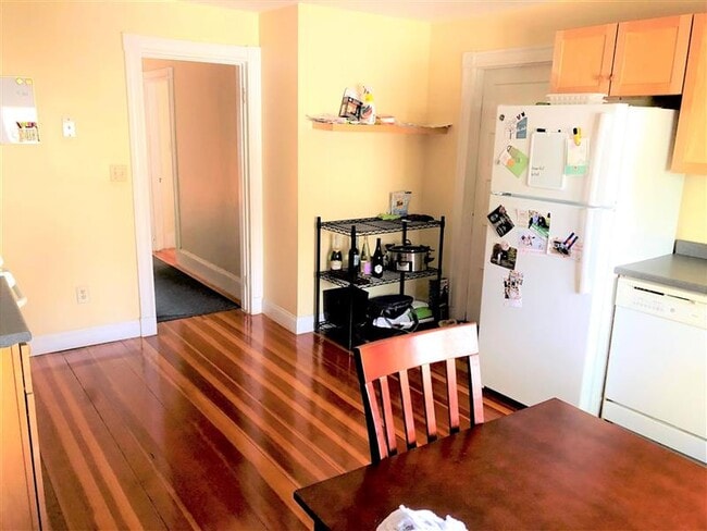 Photo - 41 Bay State Ave Apartamentos Unidad #3