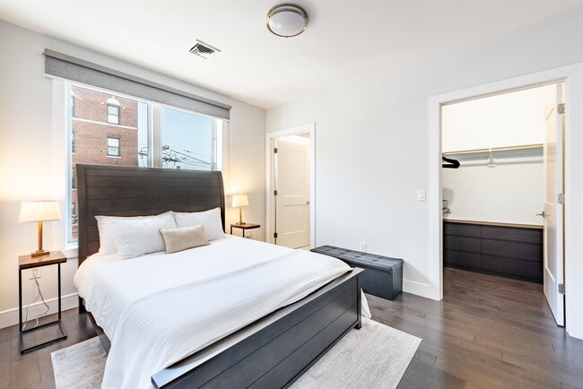 Building Photo - 6401 Park Ave Unit 305