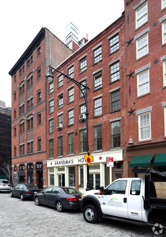 Primary Photo - 25-27 Peck Slip