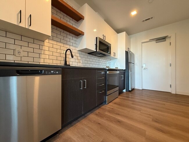 Building Photo - 89 Brighton Ave Unit 426