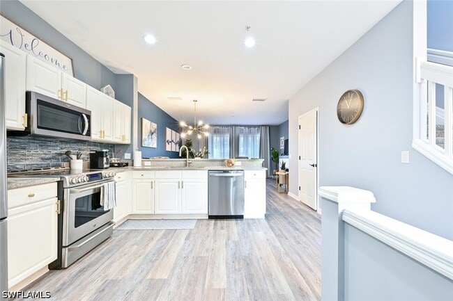 Photo - 981 Hampton Cir