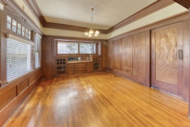 734 E Peralta Wy