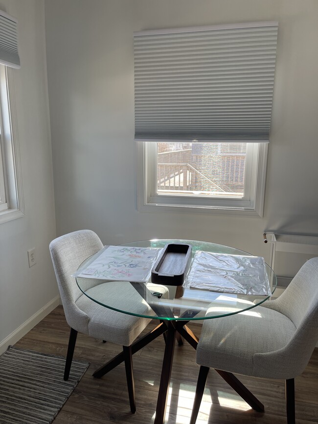 Building Photo - 16 Barberie Ave Unit #B Rental