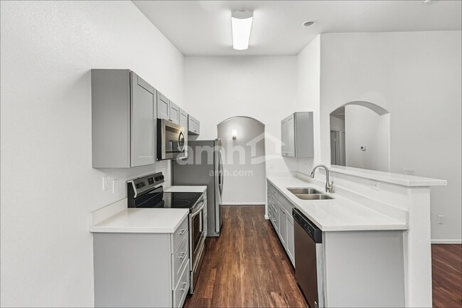 Photo - 16563 W Melvin St