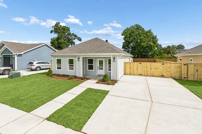 Photo - 212 Cathedral Dr