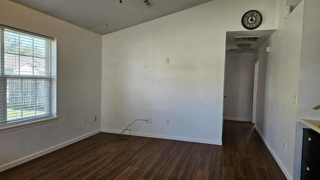 Photo - 1660 Tanglewood Ln