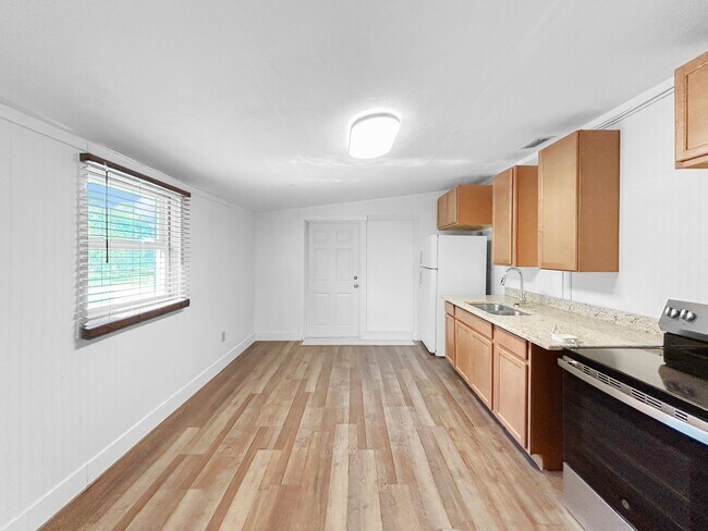 Photo - 8405 Aero Ave Unit 2