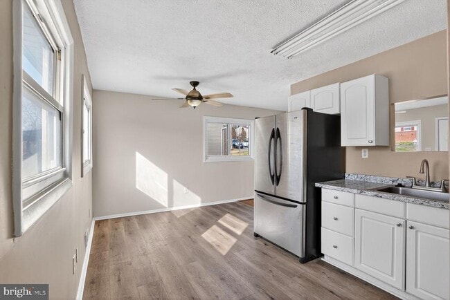 Photo - 1597 Katherine Ct