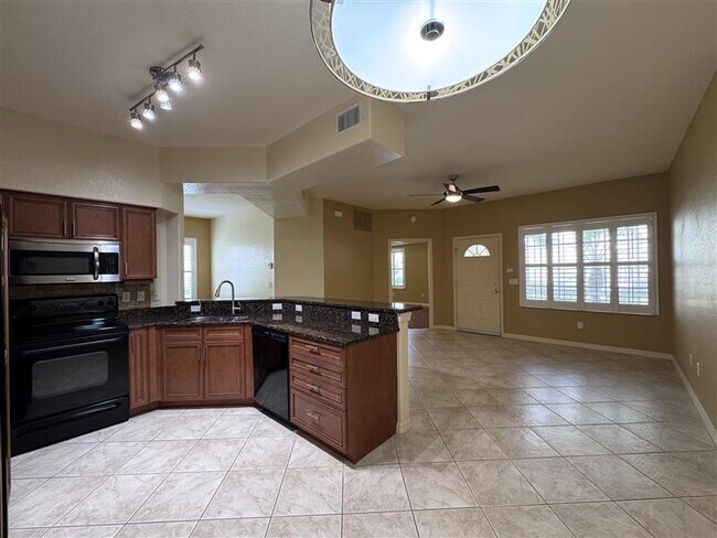 Photo - 600 Mirabella Cir Unit 104