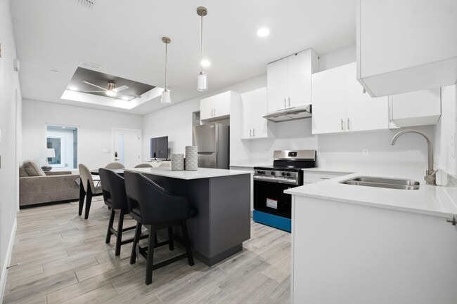 Photo - 1600 Clinton St Unidad #1