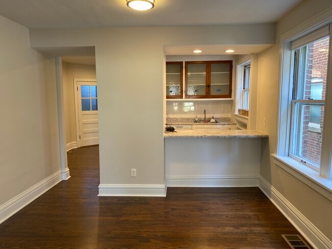 Photo - 4927 Lindenwood Ave Unit 4927