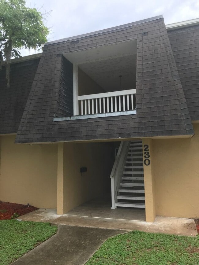 Building Photo - Second Story Apartment