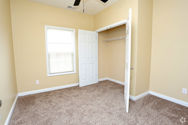 03 2BR, 2BA - 997 SF - Bedroom