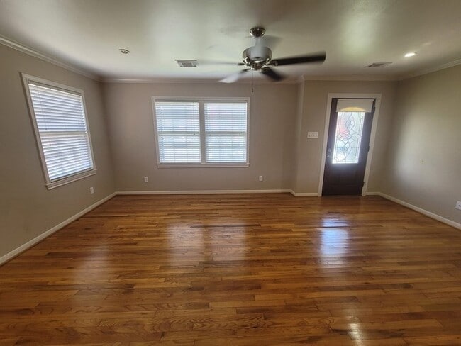 Photo - 2115 Avenue O
