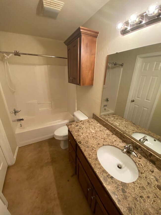 Photo - 2428 Ellis Dr Unit #200