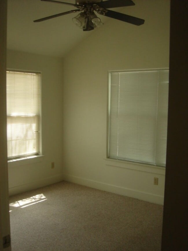 Photo - 5101 Martin Ave Unidad #A