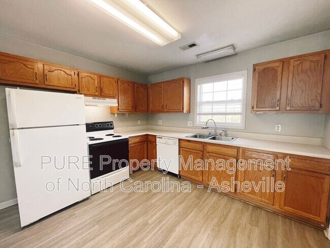Photo - 143 Carrion Ln