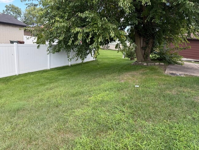 Photo - 808 194th St