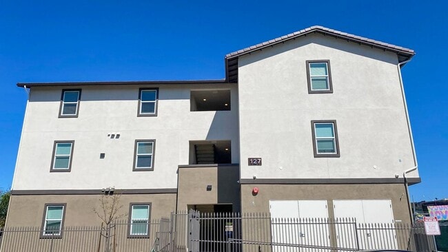 La Perla Apartments