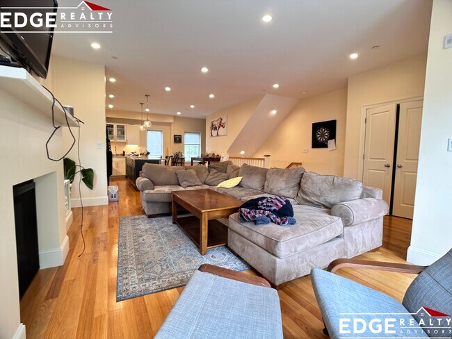 Photo - 24 Tremont St