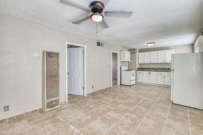 Photo - 3922 Hayes Ave Unit 1