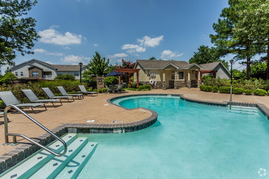 Resident Pool and Lounge Chairs | Apartments in Memphis TN | Waterford Place Apartments
