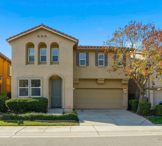 Building Photo - SPACIOUS & CLEAN 2 STORY, 4 BEDROOM, 2.5 BATH IN NATOMAS