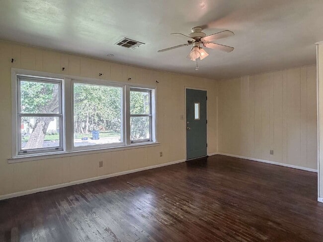 Photo - 2 Bedroom Home for Lease!!