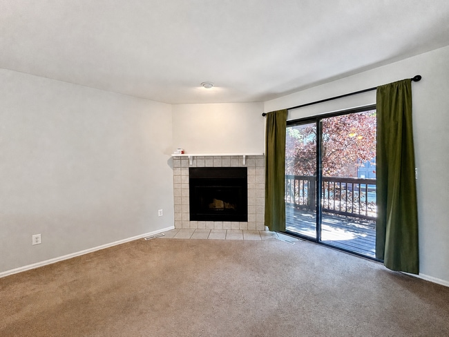 Building Photo - 1031 Portland Place Unit 7