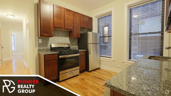 Building Photo - 629 W Oakdale Ave Unit 3 Rental