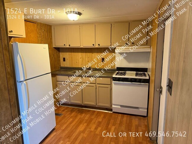 Photo - 1524 E Burt Dr House