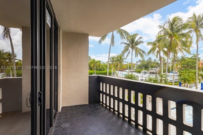 90 Edgewater Dr Unit 224