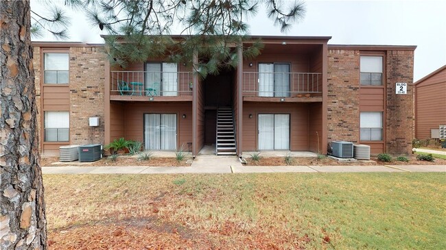 Photo - 904 University Oaks Blvd Unidad 39 Rental