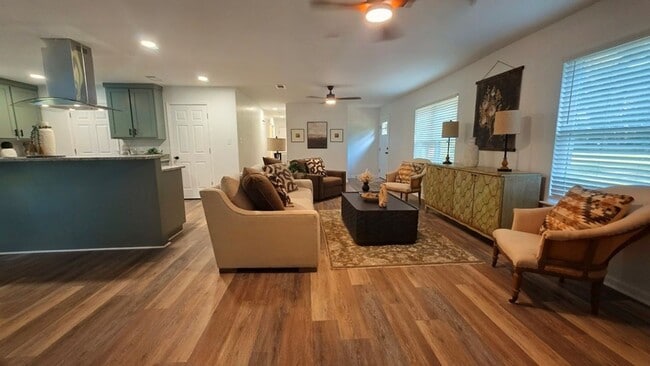 Photo - 989 Wadsworth Rd