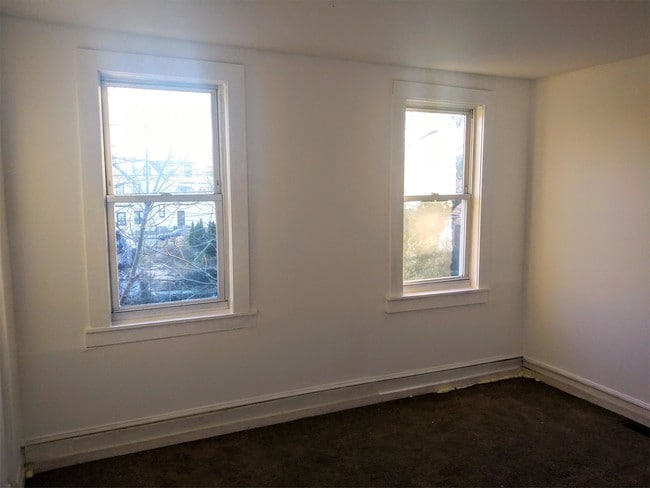 Photo - 663 Dumbarton Ave